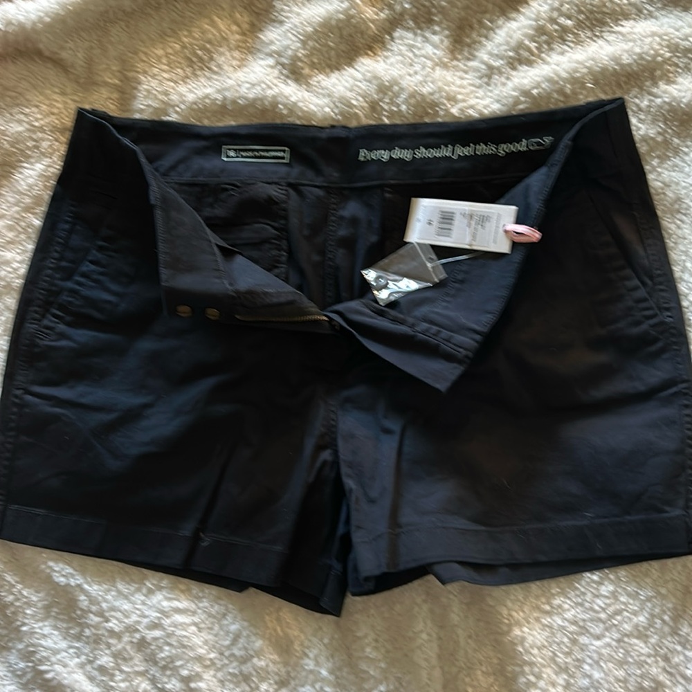 Vineyard Vines NWT women’s every day shorts Black size 16
